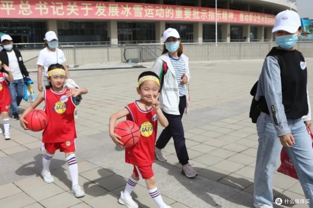 如何根据个人体能调整篮球对抗训练强度_0